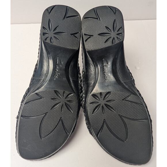 Clarks Artisan Black Leather Sandals WOMENS 7.5M Silver Stitch Slip Ons Comfy - Picture 6 of 8